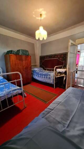 Кемпинги Green Zone Camping and Guest House Ахпат Просторный двухместный номер с 2 отдельными кроватями-2